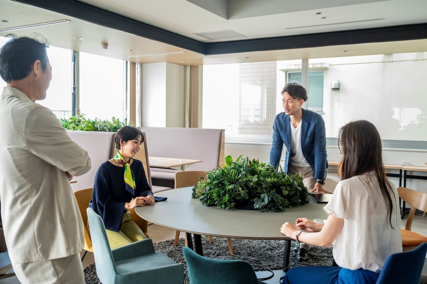 リモートワークやハイブリッドワークが一般的になった今、オフィスには社員が自ら足を運びたくなるような、社員のエンゲージメントを高める空間が求められている。