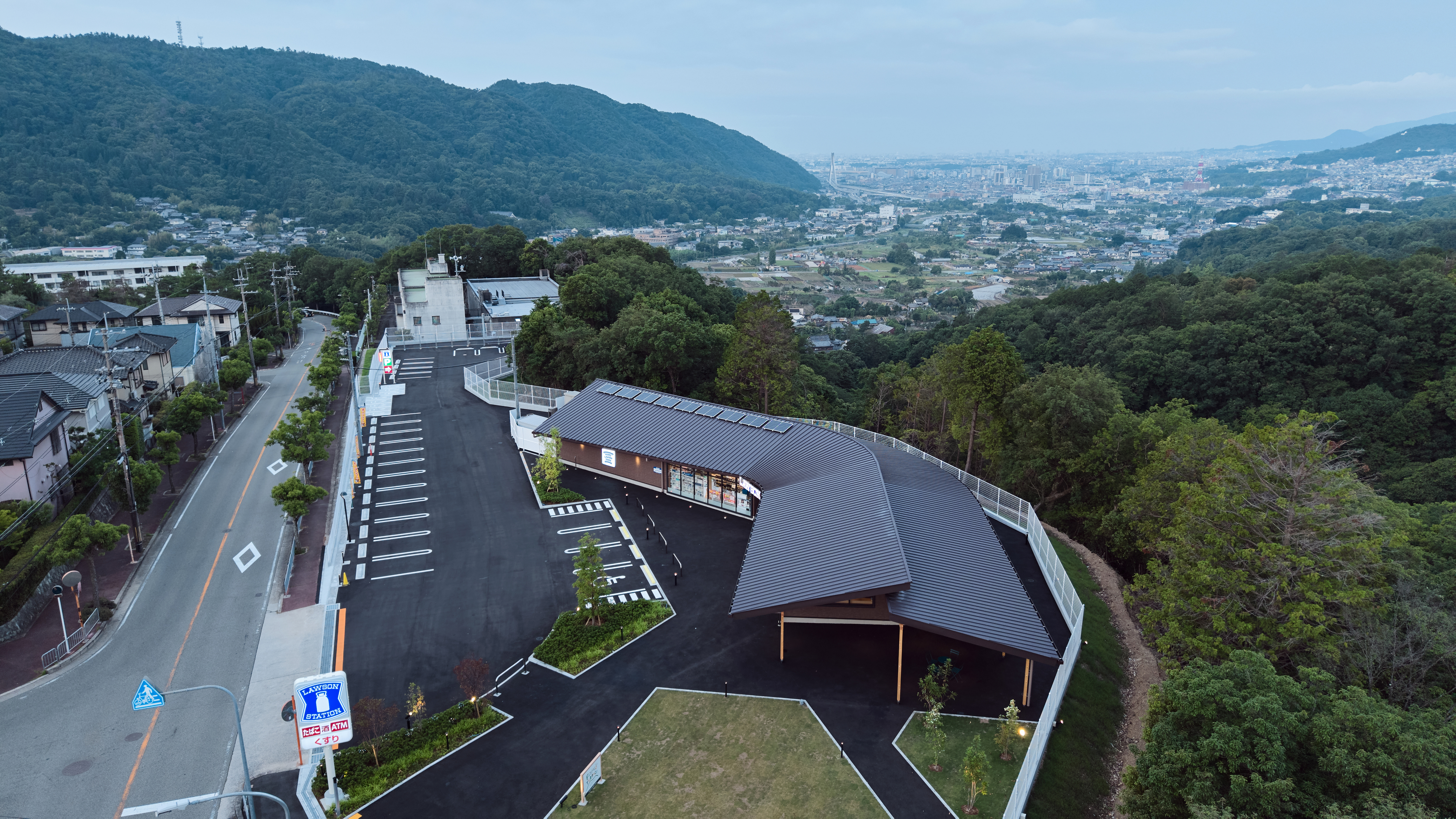 ハッピーローソンタウン池田伏尾台店